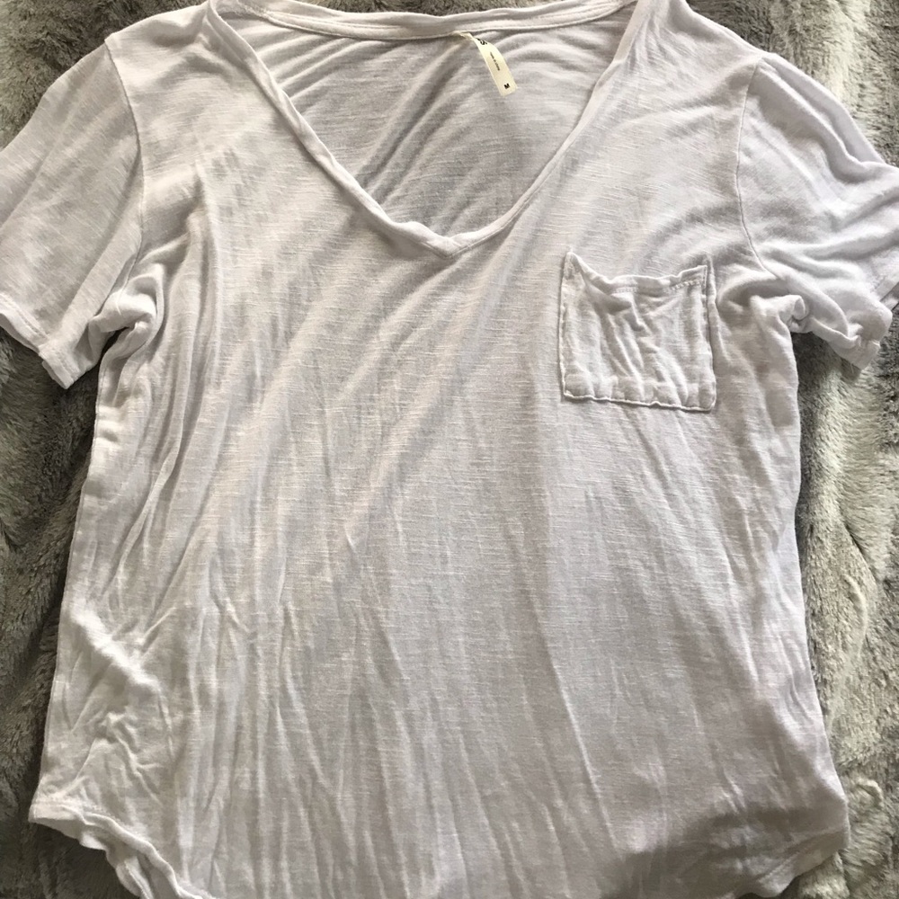 White loose fit pocketed tee